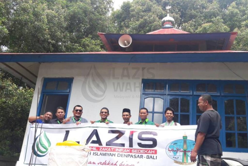 Lazis Wahdah Bali Bantu Masjid dan Santuni Dhuafa 2