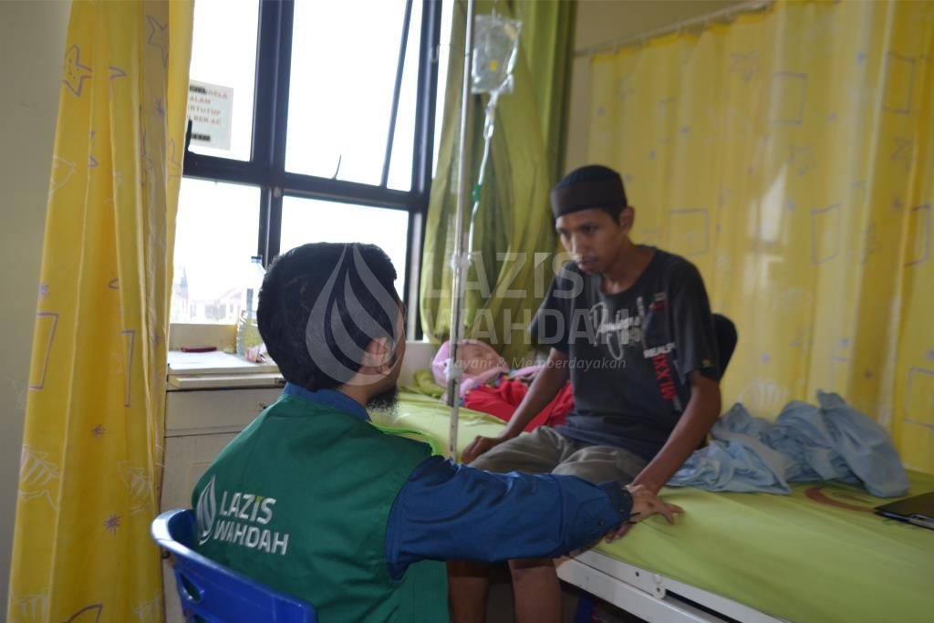 LAZIS Wahdah - Sering Tak Dapat Makanan , Istri Muallaf Ini Menderita Maag Kronis