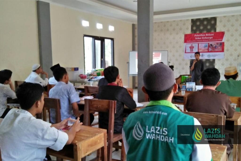 Ketua LAZIS Wahdah Jakarta Mengisi Pelatihan Bekam Sehat Keluarga 3