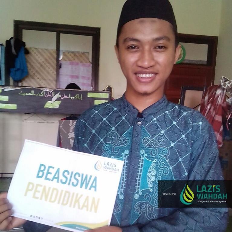LAZIS Wahdah - Beasiswa Pendidikan untuk Umar, Mahasiswa STIBA Asal Bolang Magondow Sulawesi Utara