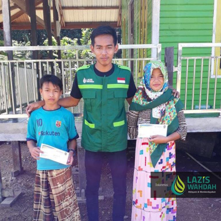 LAZIS Wahdah - Santunan Untuk Yatim Kampung Long Pay , Pedalaman Kalimantan Timur