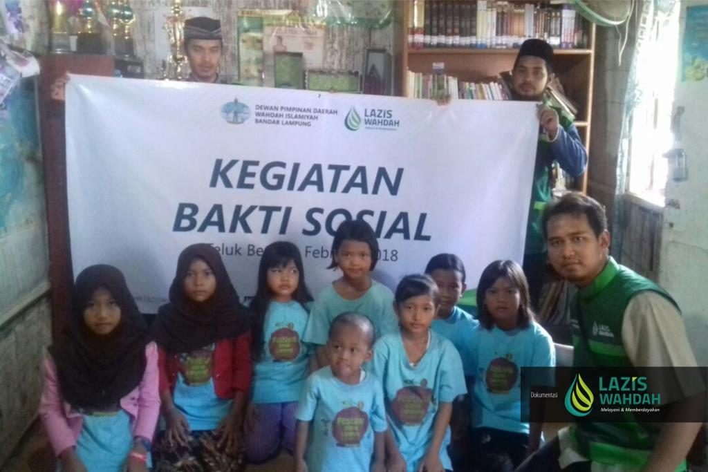 Gelar Bakti Sosial, LAZIS Wahdah Lampung Berbagi Kebahagiaan Bersama Para Dhuafa 2
