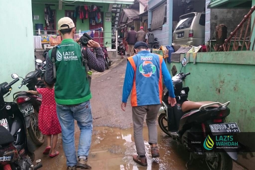 LAZIS Wahdah Peduli Banjir Jakarta Puluhan Rumah Rusak Berat di Pejaten Timur 8
