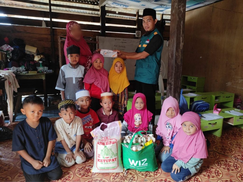 Bantuan Untuk Guru Ngaji di Sebatik - Kalimantan Utara - Wahdah Inspirasi Zakat