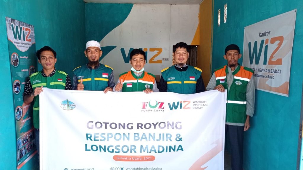Penyaluran Bantuan Banjir Mandailing Natal - wahdah inspirasi zakat
