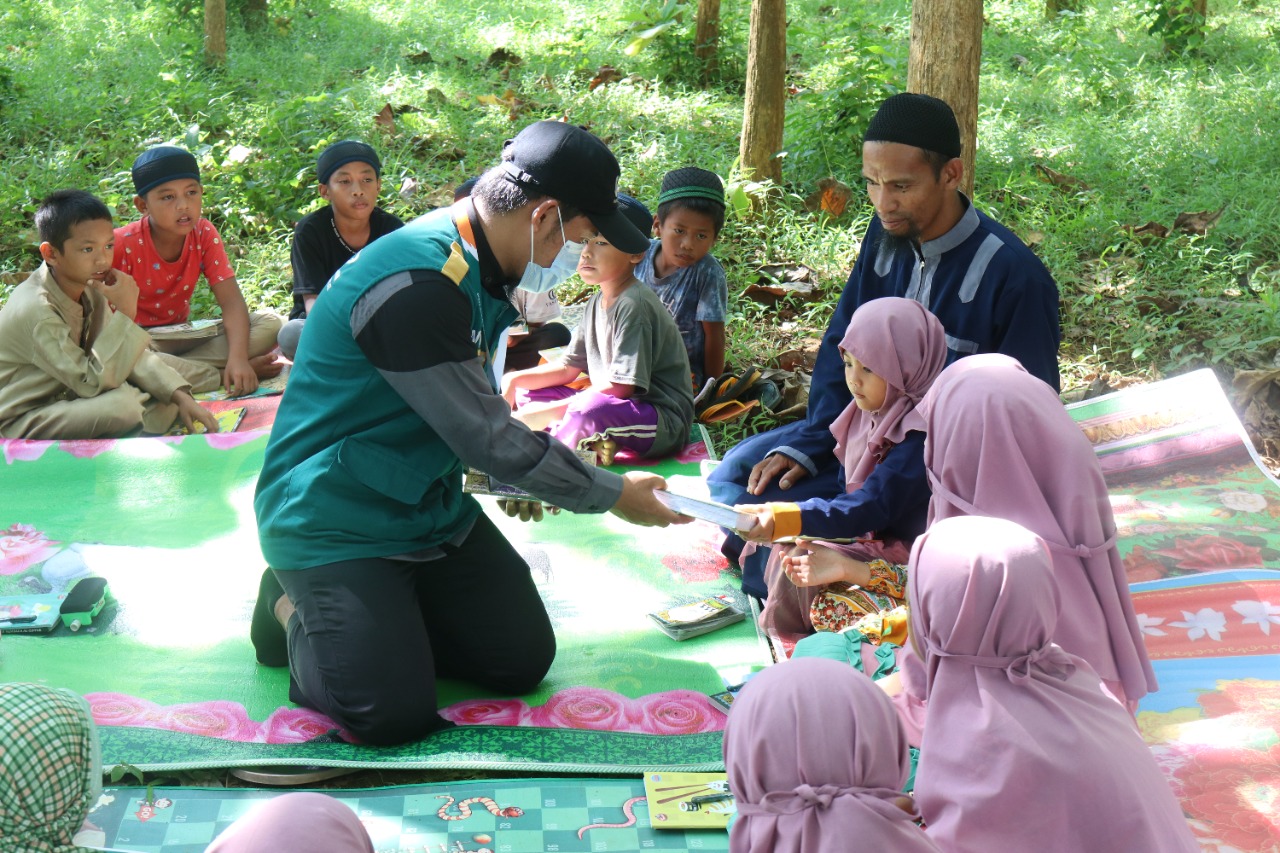 Tebar Al-Qur'an- Wahdah Inspirasi Zakat