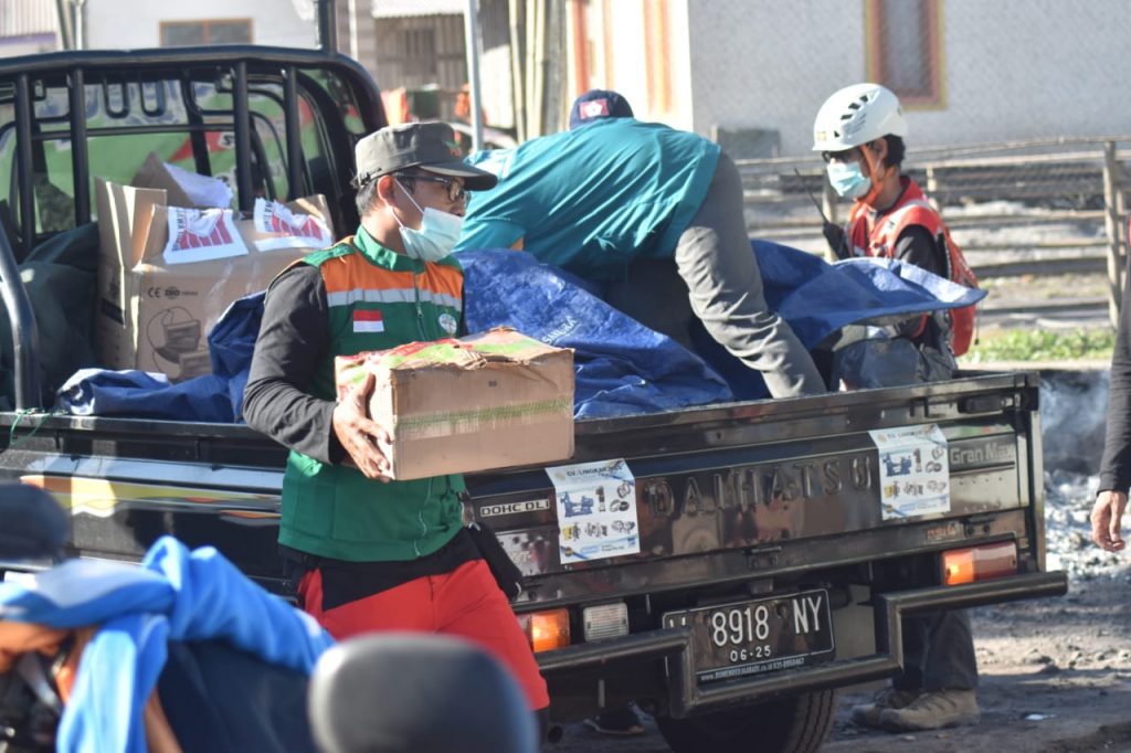 Bantuan Logistik Korban Erupsi Semeru