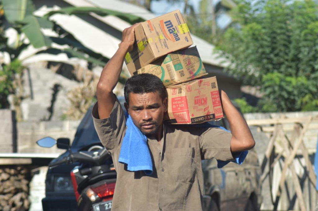Bantuan Logistik Korban Erupsi Semeru - 5