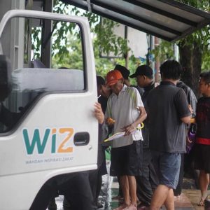 WIZ Gerakkan Satu Unit Food Truck, Layani Masyarakat Terjebak Macet Banjir Makassar