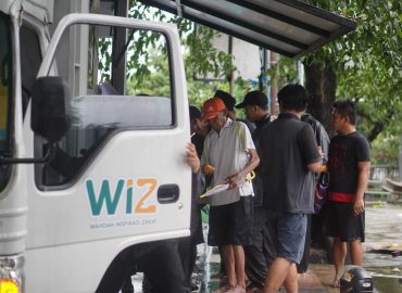 WIZ Gerakkan Satu Unit Food Truck, Layani Masyarakat Terjebak Macet Banjir Makassar