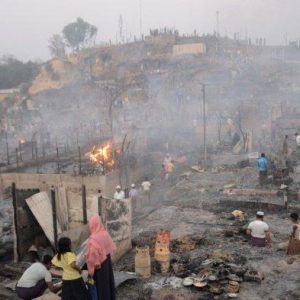 Breaking News: Kebakaran Landa Kamp Pengungsian Tempat 1 Juta Pengungsi Rohingya Tinggal di Bangladesh