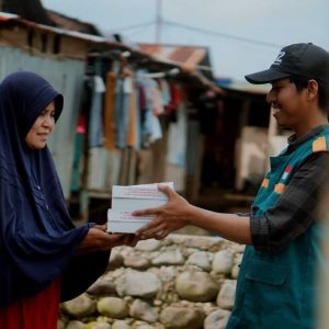 Salurkan Amanah Donatur, Target Fidyah di Jumat Sediakan 45 Paket Makanan
