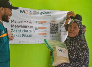 Wahdah Inspirasi Zakat Salurkan 3.570 Kg Beras Zakat Fitrah di Makassar