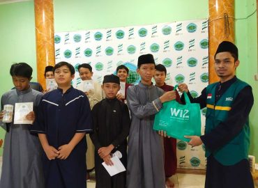 Berbagi Bahagia Dengan Kado Lebaran Snatri MQ Zaid Bin Tsabit Tangerang Selatan