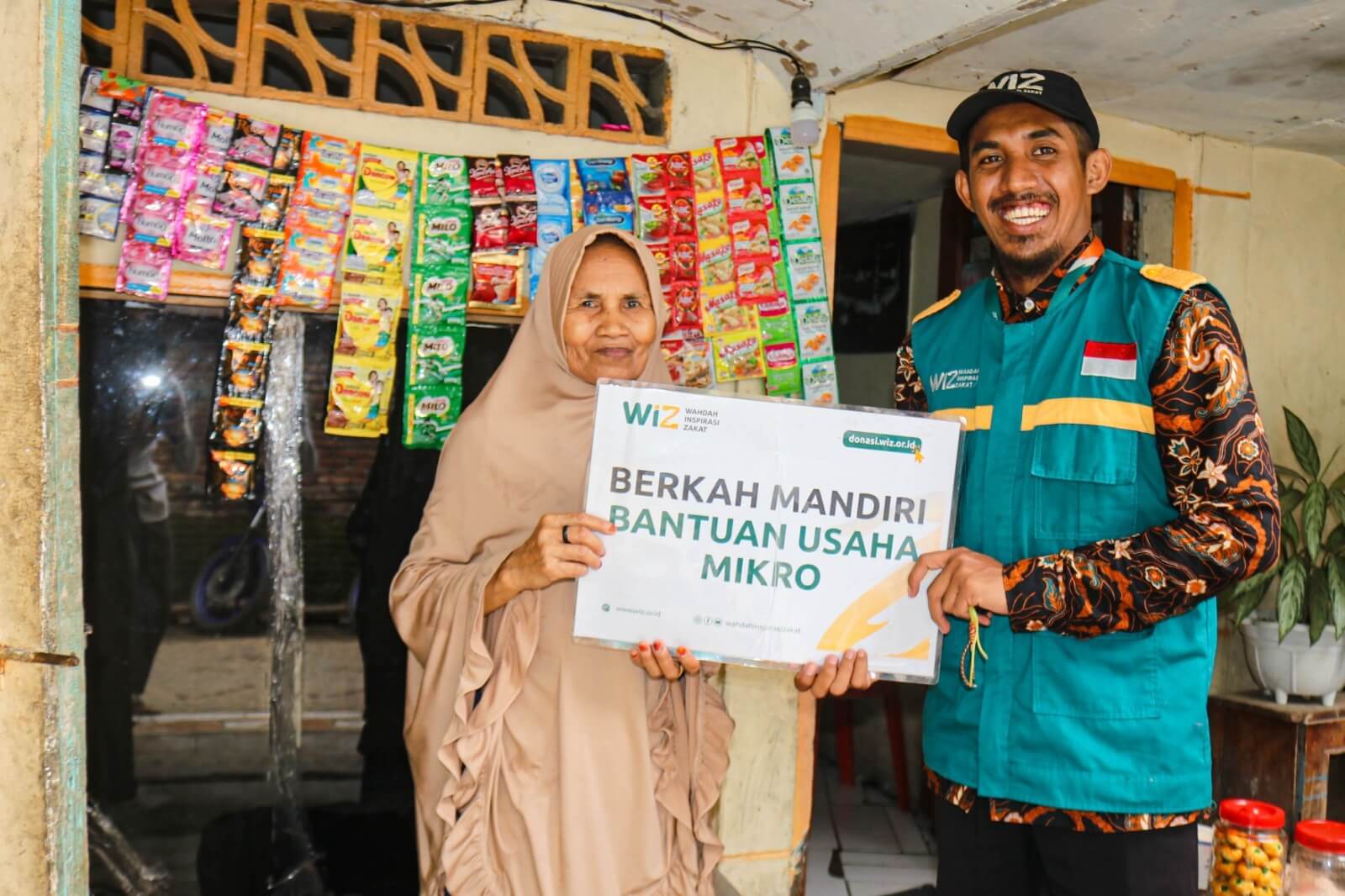 Usia Senja, Bukan Alasan Bagi Ibu Rabina Berhenti Bekerja