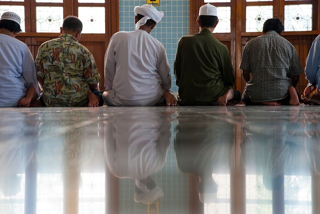 Ilustrasi Memasyarakatkan Penegakan Sholat