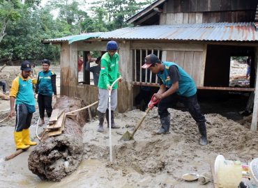 Pasca Banjir Balinggi, WIZ Gerakkan Relawan Bersihkan Rumah Warga