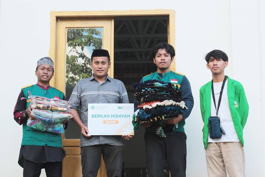 WIZ Serahkan Bantuan Perlengkapan Ibadah di Masjid Al Ikhlas