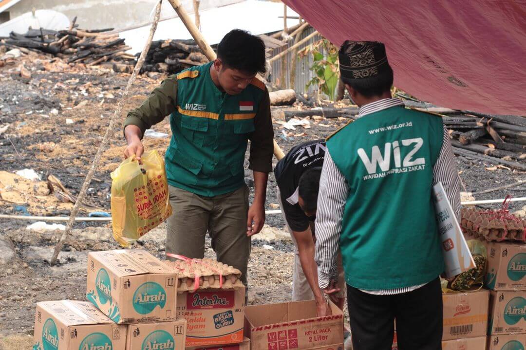 WIZ Salurkan Bantuan Korban Kebakaran di Gilingeng Desa Manurunge Kec. Ulaweng Kab. Bone