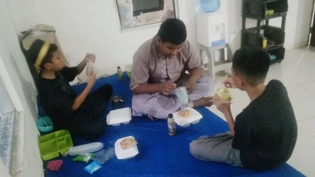 Gambar buka puasa sunnah Pondok Pesantren Markas Ilmu Al-Qur'an