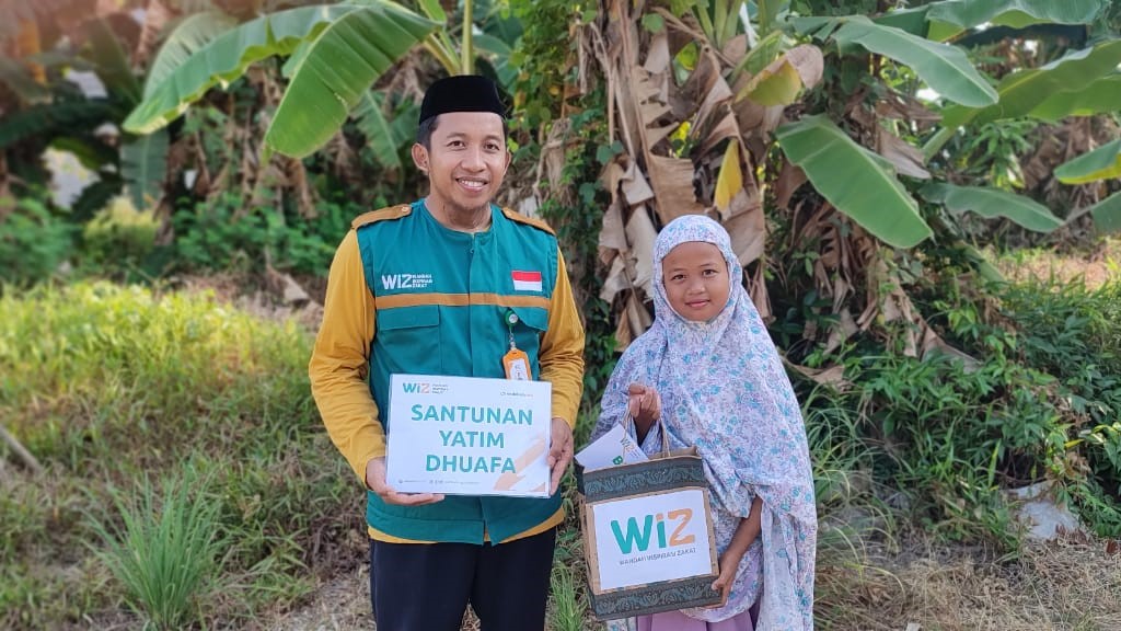 Gambar Pemberian Bingkisan Paket Sekolah kepada Yatim Dhuafa di Kabupaten Kolaka