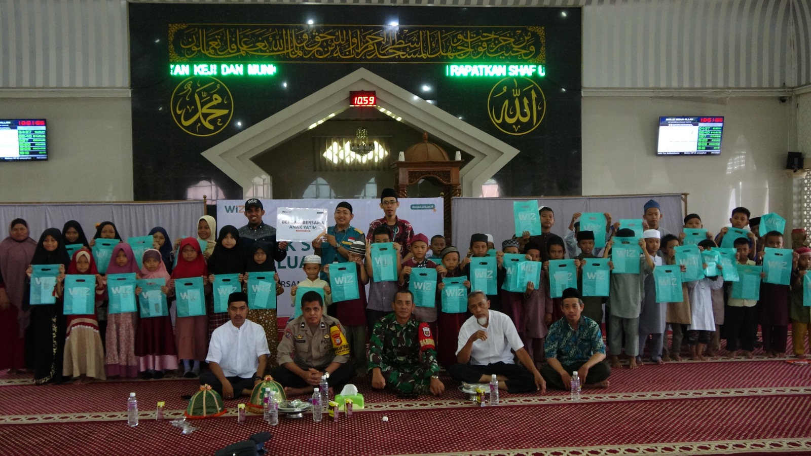 Gambar Serah Terima Santunan Yatim Dirangkaikan dengan Kajian Parenting Bersama Pemerintah Tello Baru