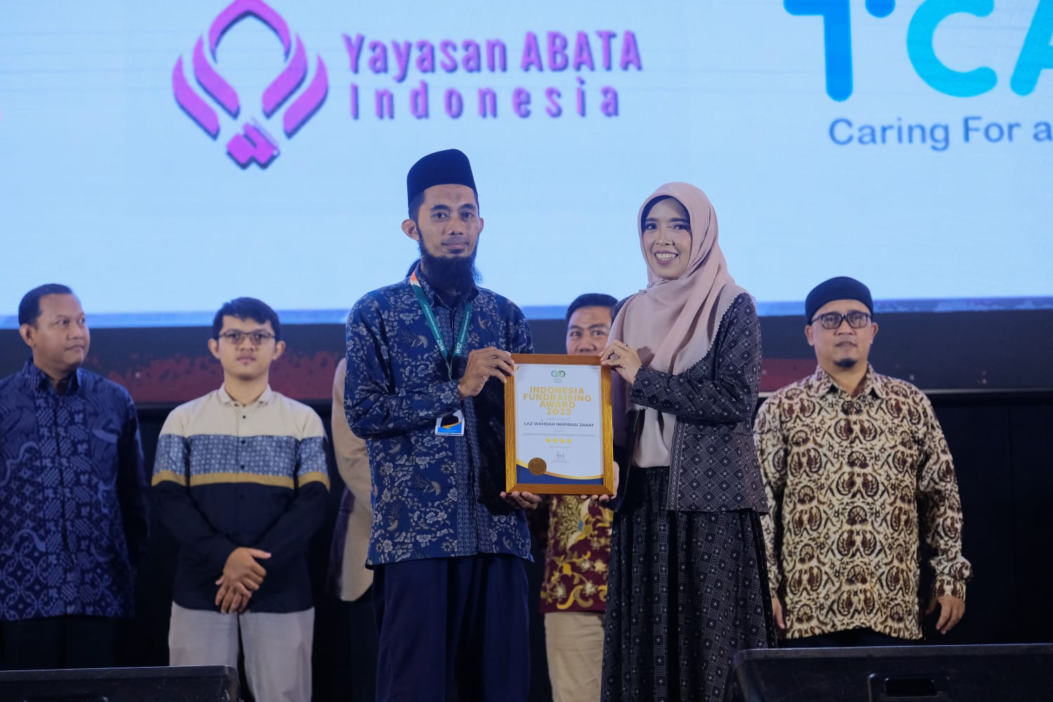 Gambar WIZ Menerima Penghargaan Anugerah IFA 2023