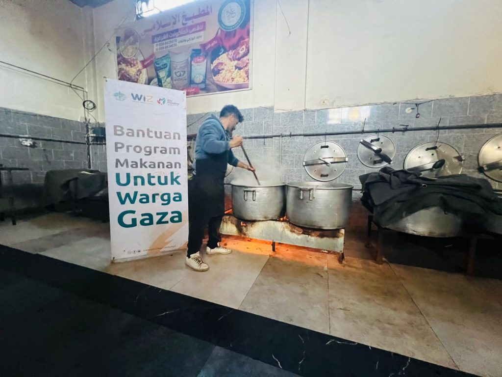 Gambar Pengolahan Bantuan Makanan untuk Warga Gaza