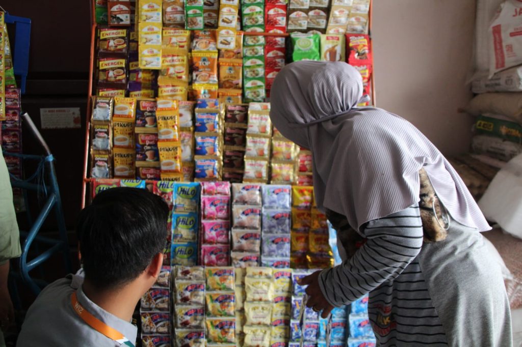 Gambar Pemberian Dukungan Modal Usaha untuk Bu Nurlia Saputri di Wajo Sulawesi Selatan