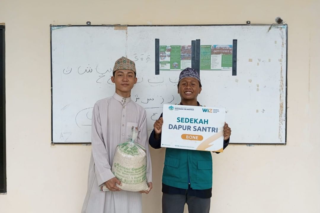 Sedekah Dapur Mahasantri Wahdah Inspirasi Zakat Bone