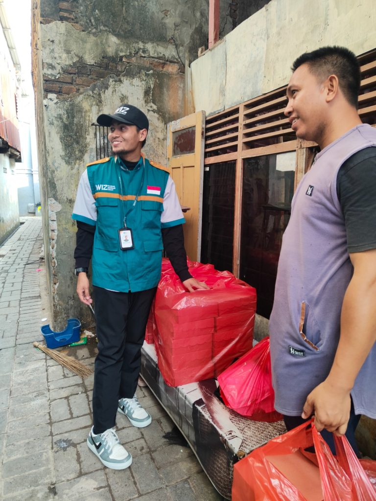 Gambar Penyaluran Paket Buka Puasa di Pondok Pesantren Yasmin Makassar