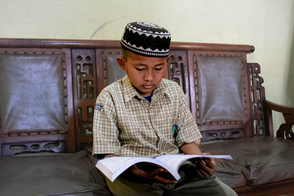 Gambar Bantuan Beasiswa Pendidikan untuk Muhammad Ridwan Nur