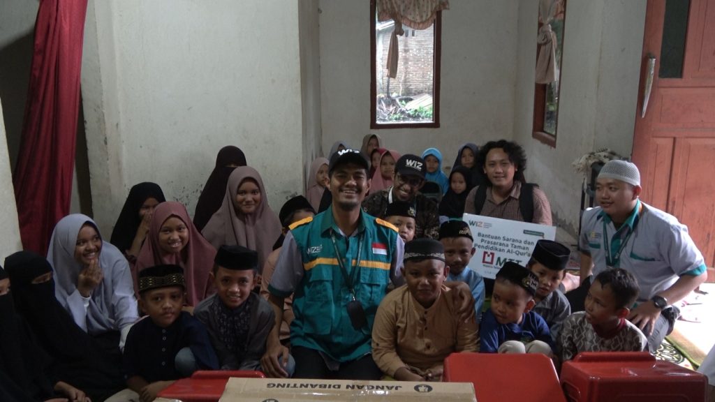Gambar Penyaluran Bantuan Sarana dan Prasarana TPA Al-Maidah Marwan Kolaborasi bersama Laznas Wahdah Inspirasi Zakat (WIZ) dan Majelis Telkomsel Taqwa (MTT)