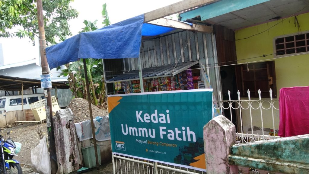 Gambar Pemberian Bantuan Pengembangan Usaha Bu Novita di Makassar