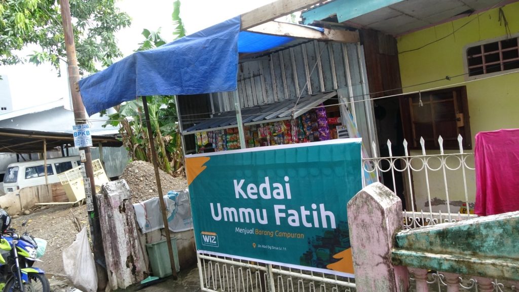 Gambar Pemberian Bantuan Pengembangan Usaha Bu Novita di Makassar
