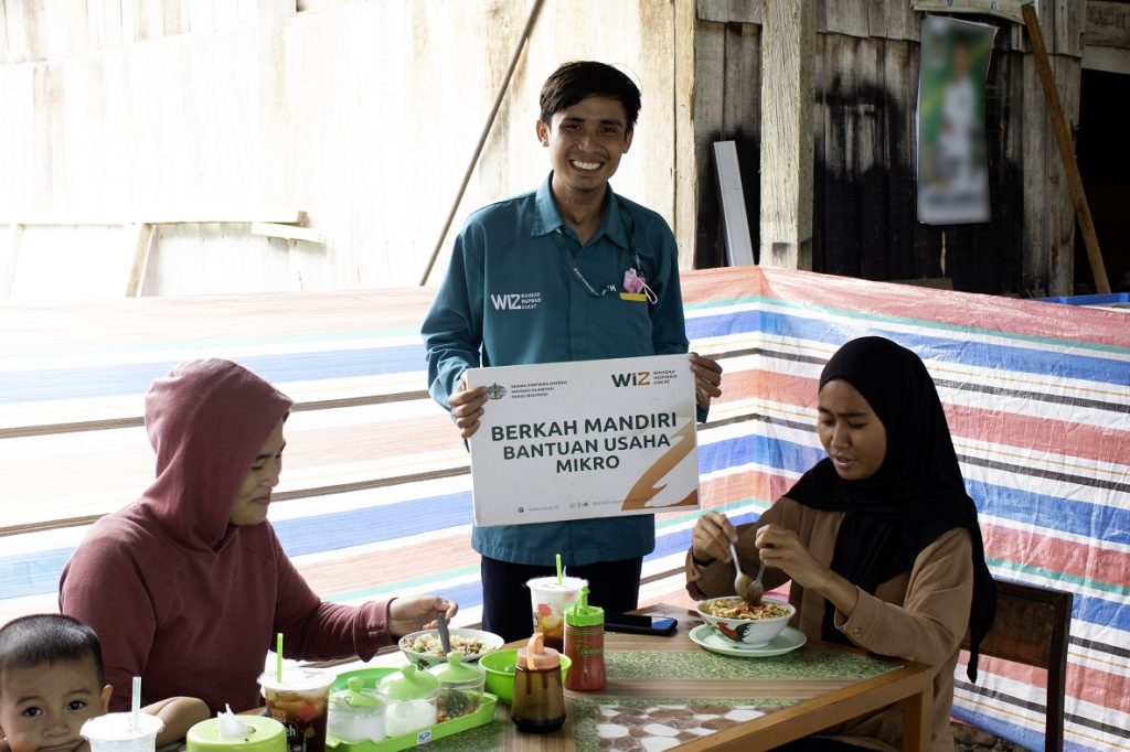 Gambar Pemberian Bantuan Usaha Mikro ke Ibu Nurjanah, Parigi Moutong