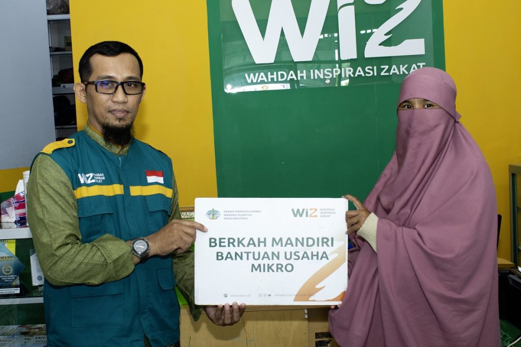 Gambar Pemberian Bantuan Usaha Mikro ke Ibu Nurjanah, Parigi Moutong