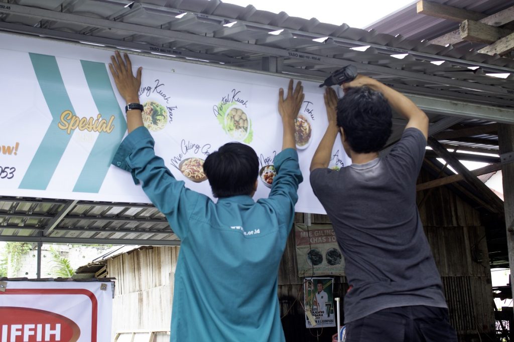 Gambar Pemberian Bantuan Usaha Mikro ke Ibu Nurjanah, Parigi Moutong