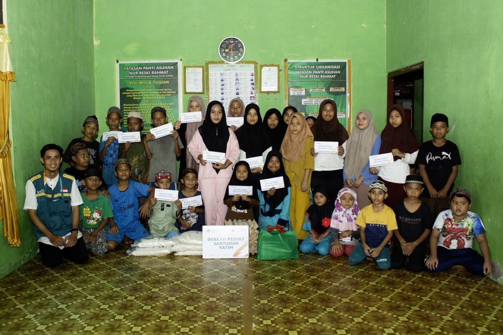 Gambar Pemberian Bantuan kepada Anak-Anak Yatim dan Dhuafa di Panti Asuhan Nur Rezki Rahmat