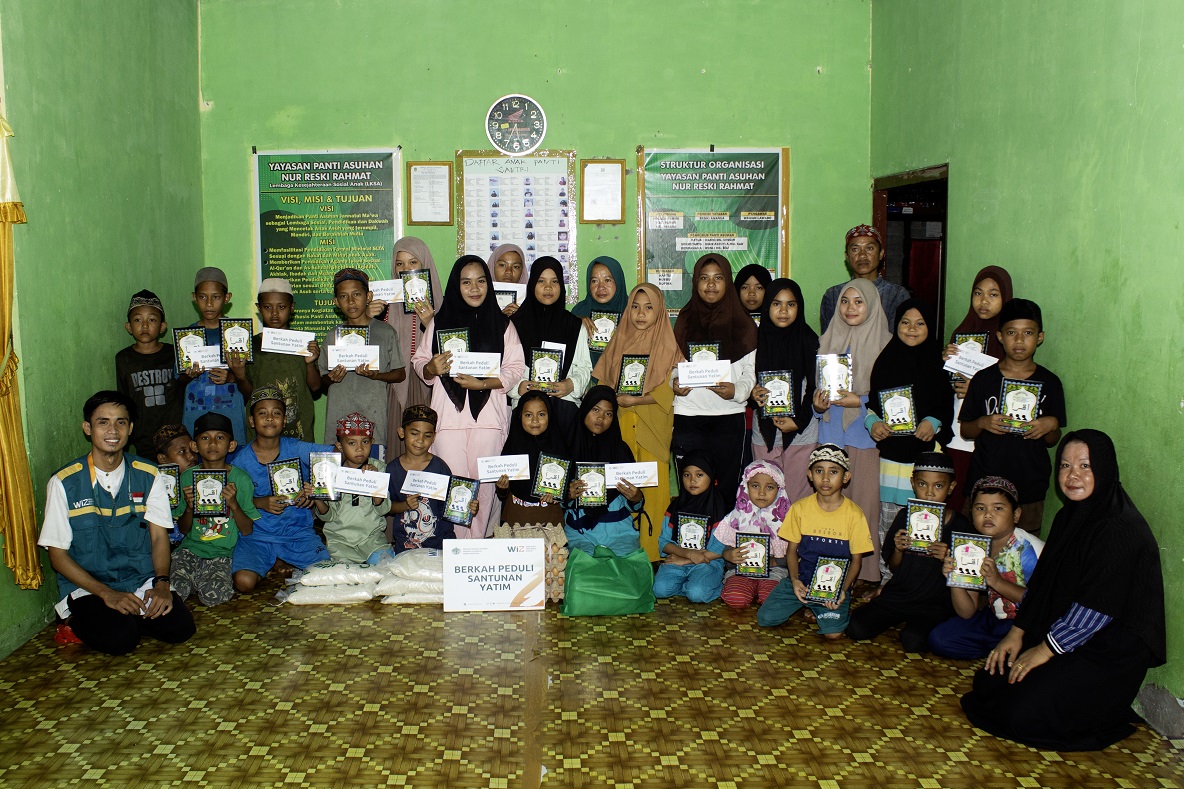 Gambar Pemberian Bantuan kepada Anak-Anak Yatim dan Dhuafa di Panti Asuhan Nur Rezki Rahmat