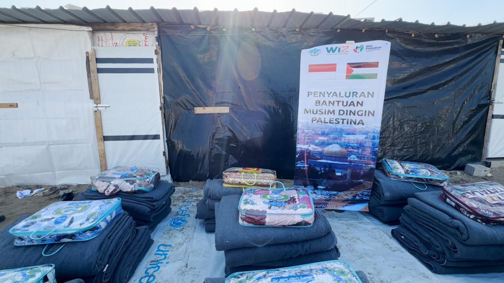 Gambar Penyaluran Bantuan Musim Dingin di Perbatasan Rafah Palestina