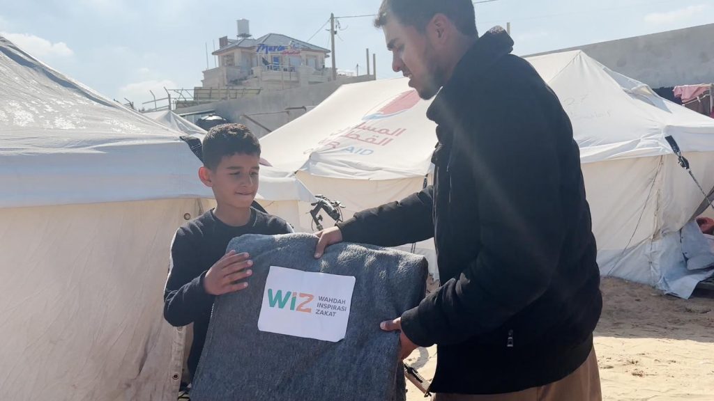 Gambar Penyaluran Bantuan Musim Dingin di Perbatasan Rafah Palestina