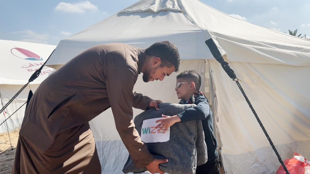 Gambar Penyaluran Bantuan Musim Dingin di Perbatasan Rafah Palestina