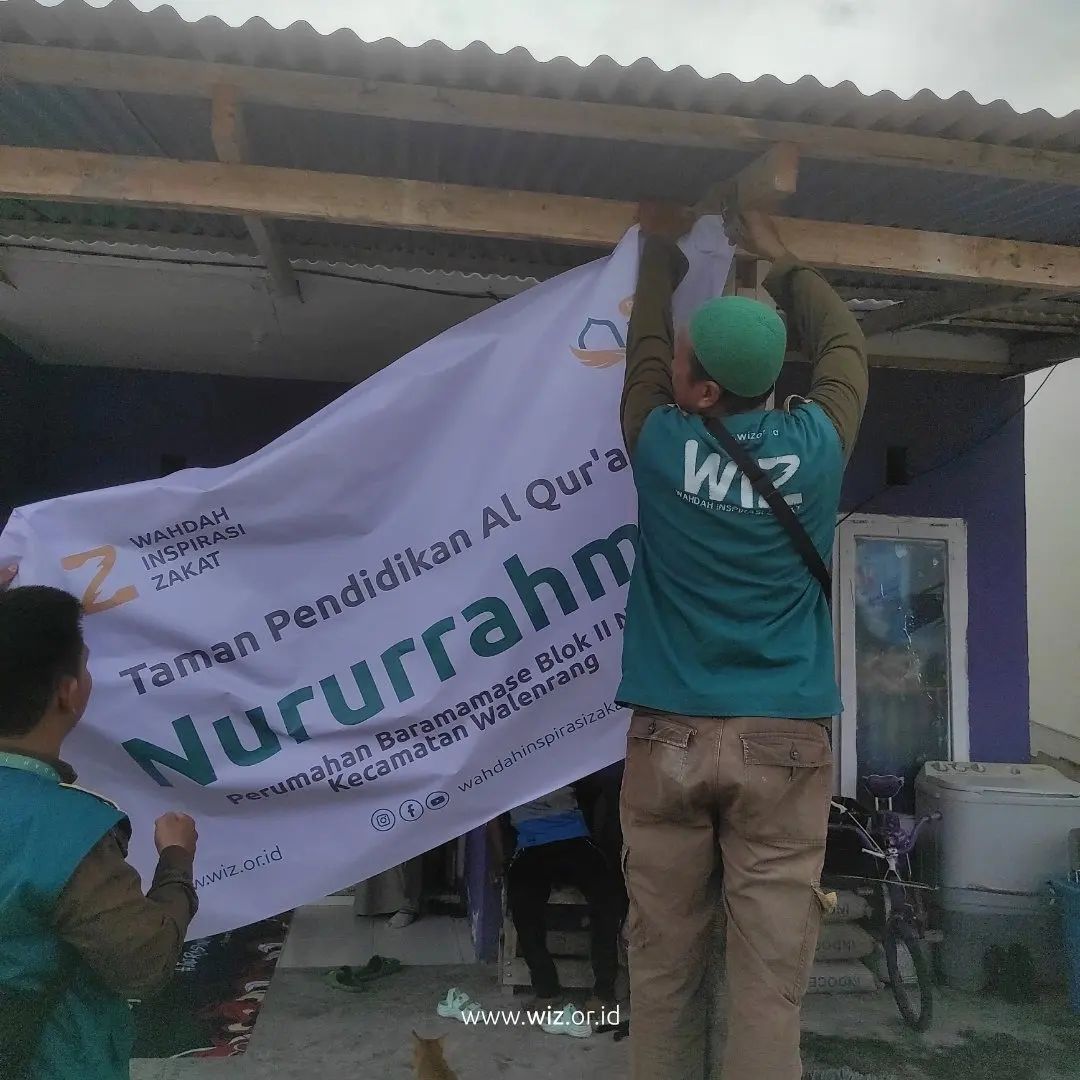 Gambar Penyaluran Al-Qur'an ke TPA Nururrahma, Palopo