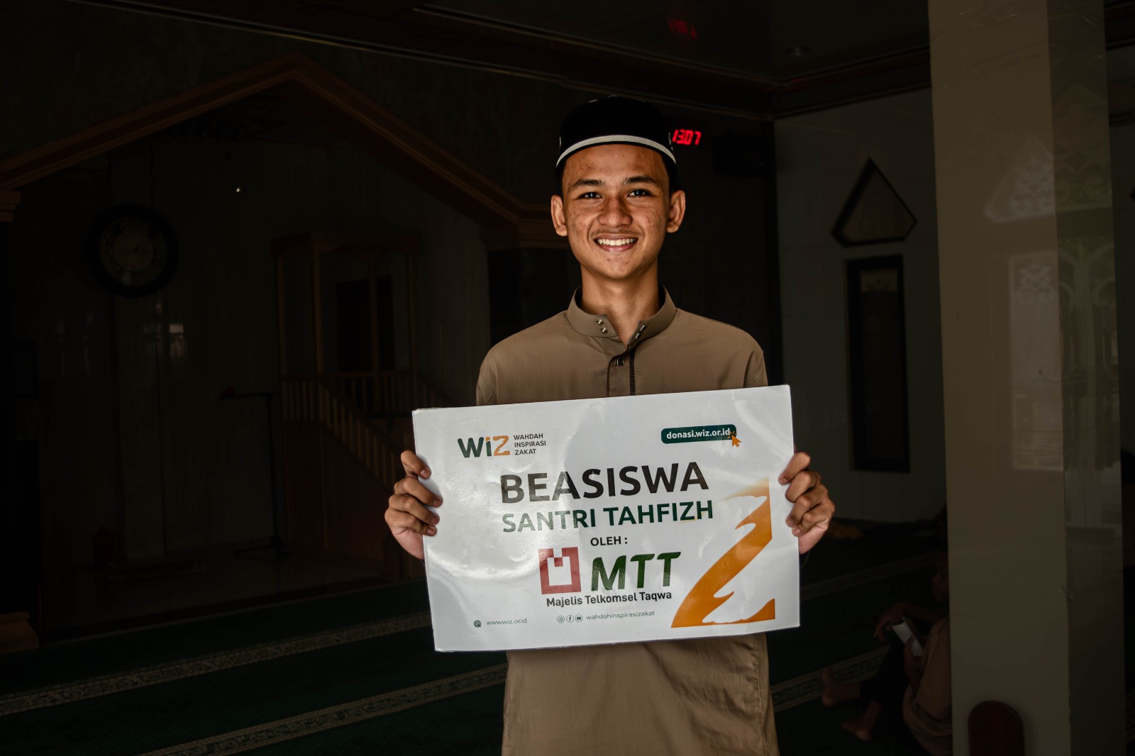 Gambar Pemberian Beasiswa Santri Tahfizh di Sekolah Islam Ats-Tsabat Makassar