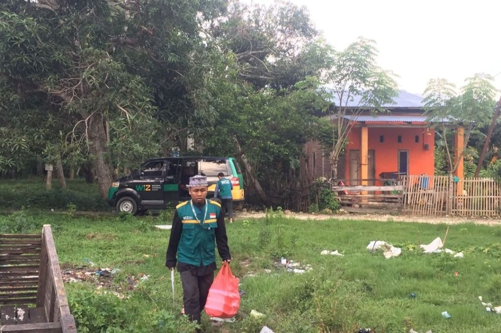 Gambar penyaluran fidyah di Bone, Sulawesi Selatan
