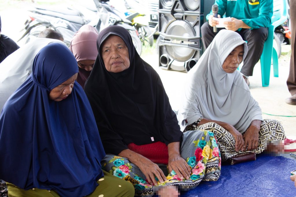 Gambar pasar murah yang digelar di Kecamatan Parigi