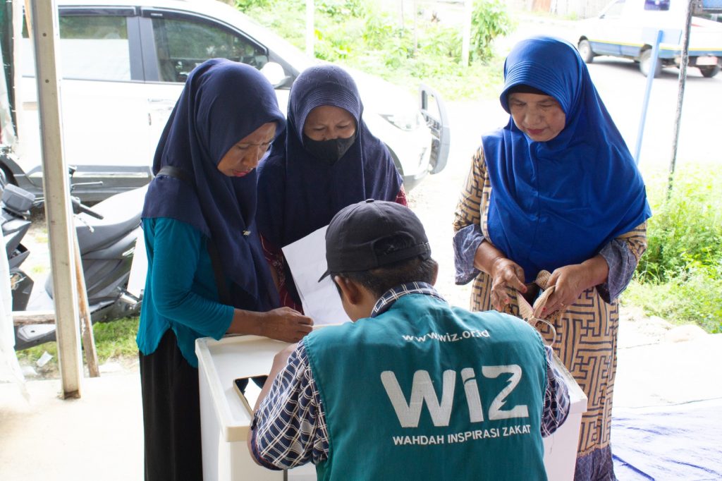 Gambar pasar murah yang digelar di Kecamatan Parigi
