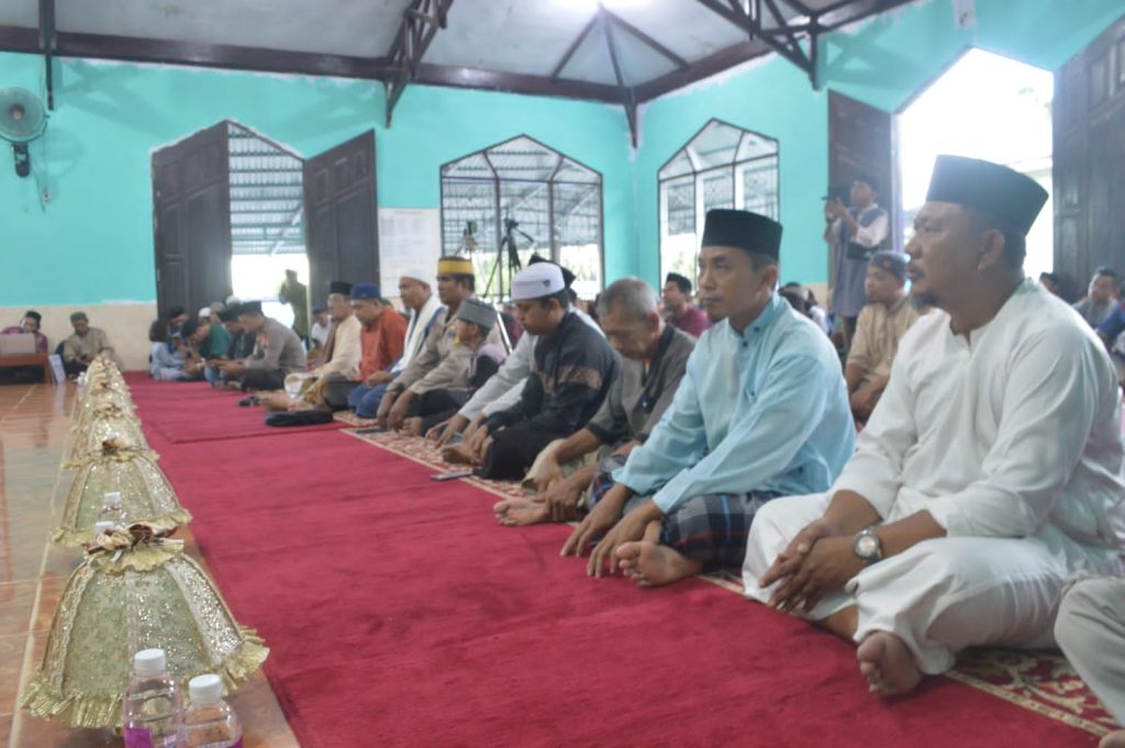 Gambar kegiatan buka puasa dan berbagi bersama anak yatim di Poso, Sulawesi Tengah