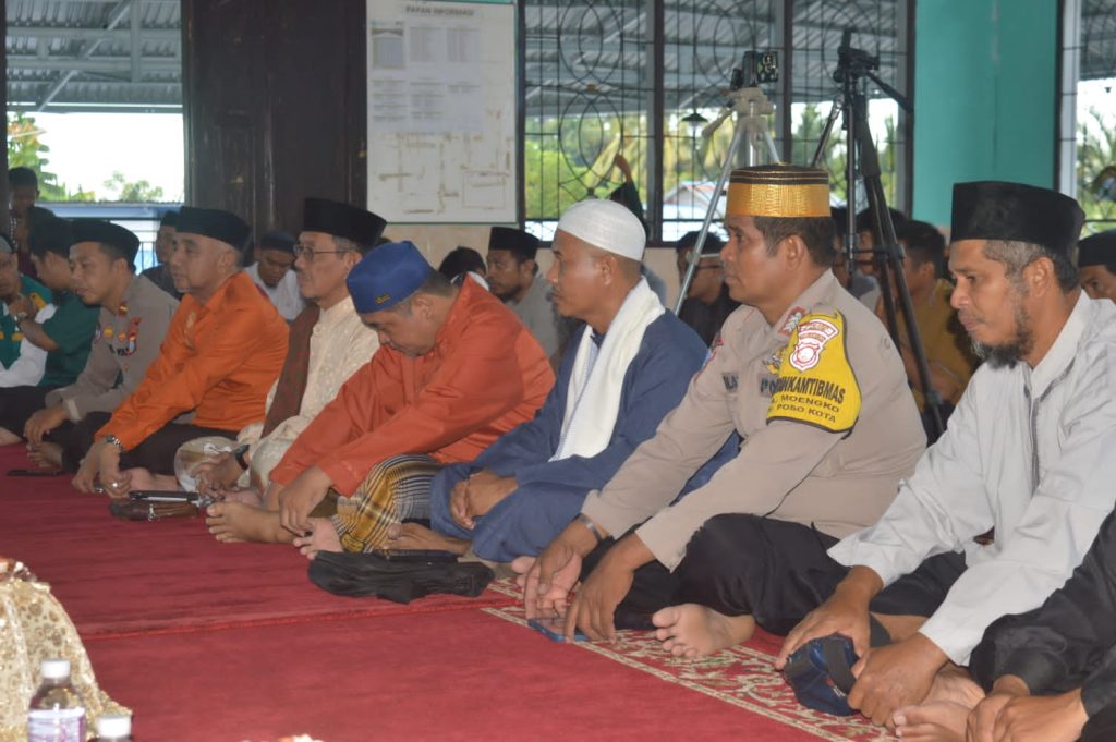 Gambar kegiatan buka puasa dan berbagi bersama anak yatim di Poso, Sulawesi Tengah